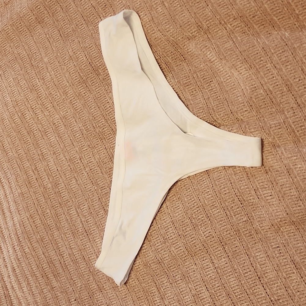 NWT/can be worn la senza white thong panty - Picture 2 of 2
